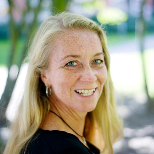 Porträttfoto Agneta Sallhed Canneroth.