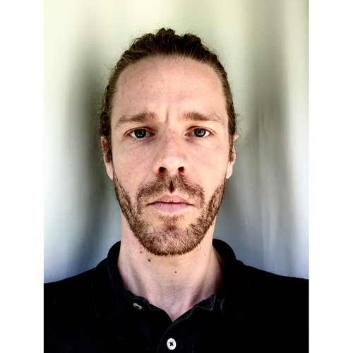 Porträttfoto Niklas Karlsson.