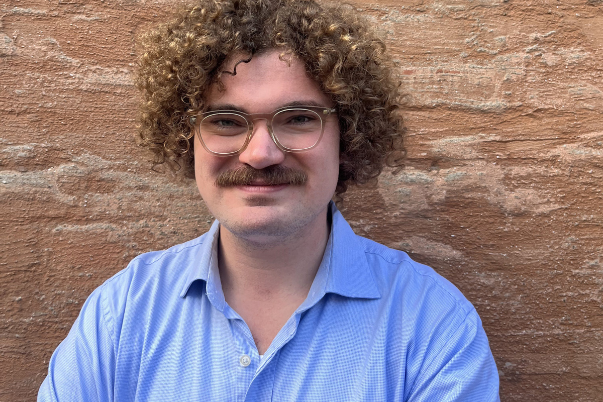 Porträttbild på en man.