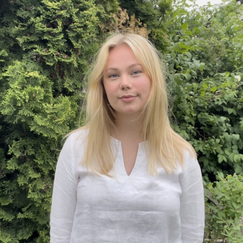 Porträttfoto Olivia Wramhult.