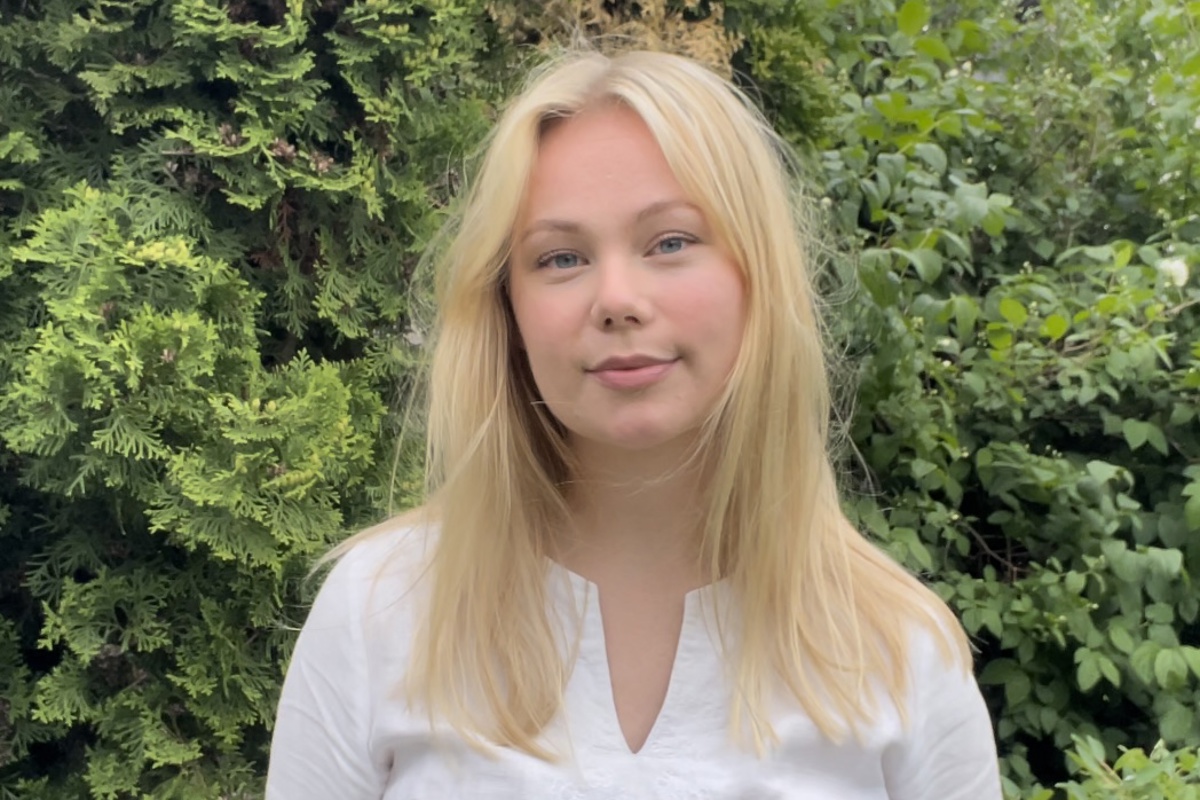 Porträttfoto Olivia Wramhult.