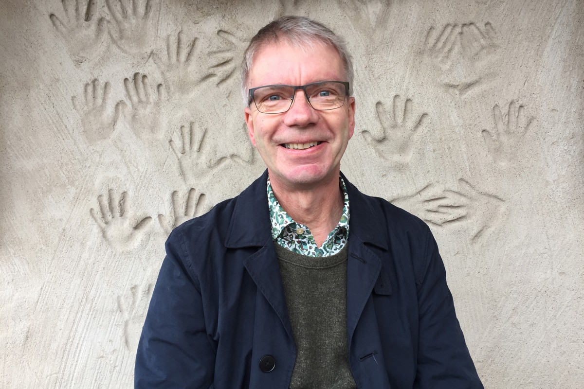 Porträttfoto Petter Åkerblom.