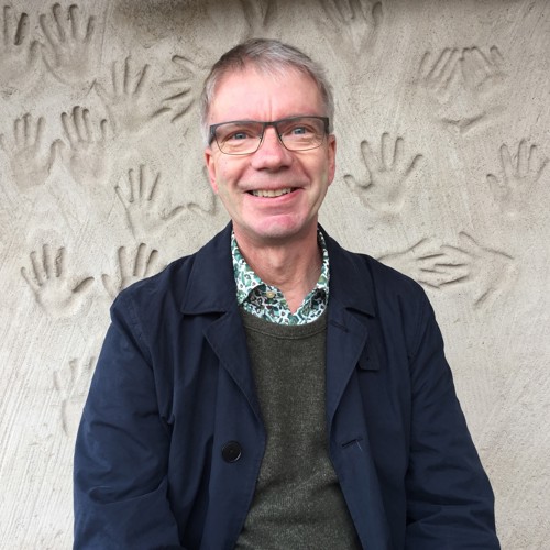 Porträttfoto Petter Åkerblom.