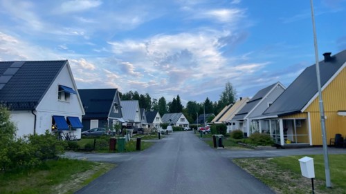 Gatubild villaområde. Foto.